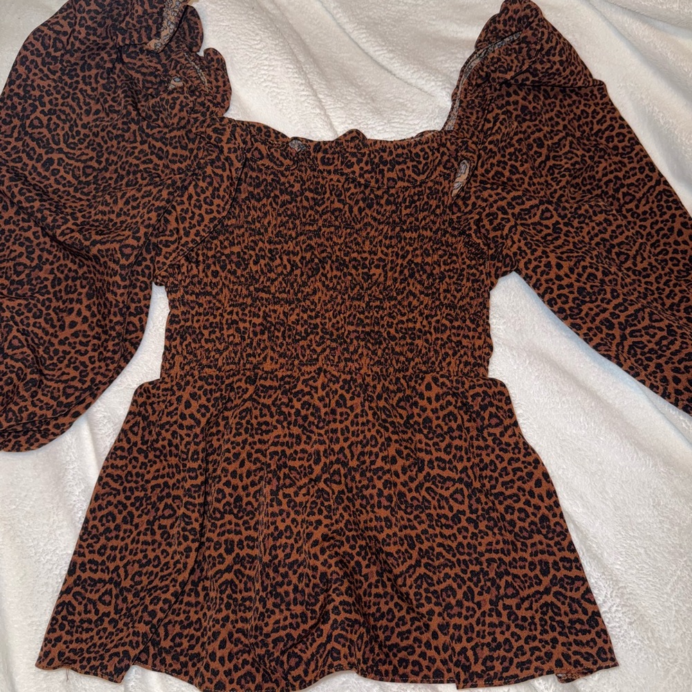 Mittoshop Animal Print Ruffle Collar Blouse